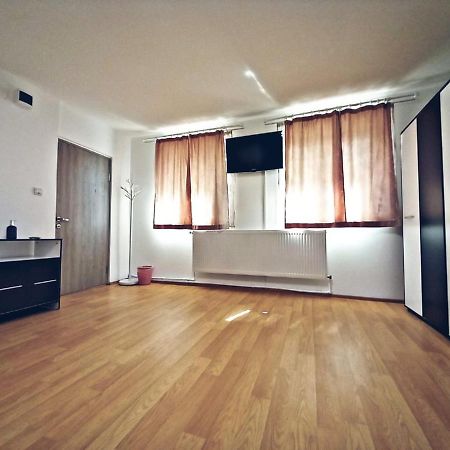 Camere In Regim Hotelier Brasov Exterior photo