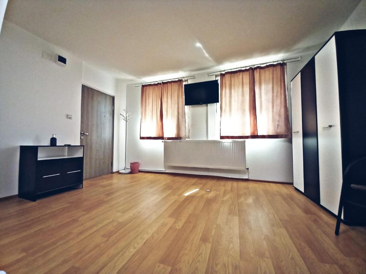 Camere In Regim Hotelier Brasov Exterior photo