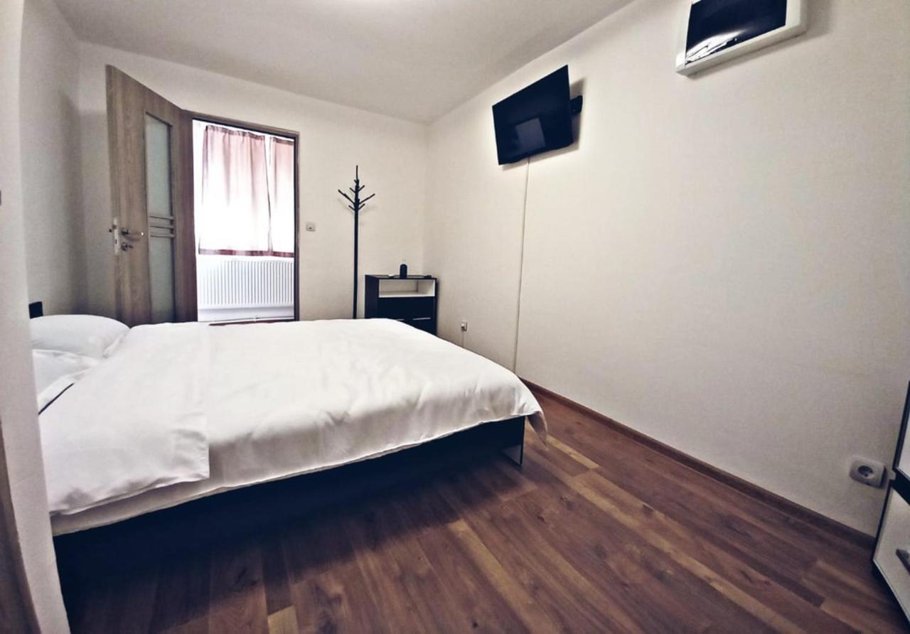 Camere In Regim Hotelier Brasov Exterior photo