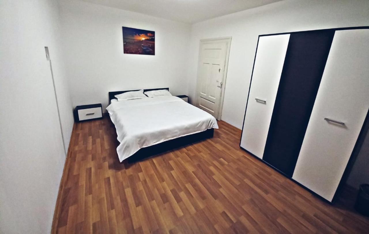 Camere In Regim Hotelier Brasov Exterior photo